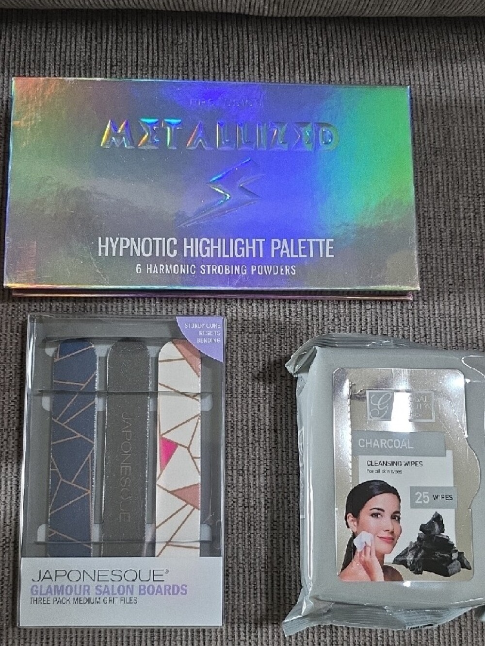 Beauty Bundle With A Variety Of Items And Brands, 9 Total, To Treat Yourself. - Picture 4 of 14